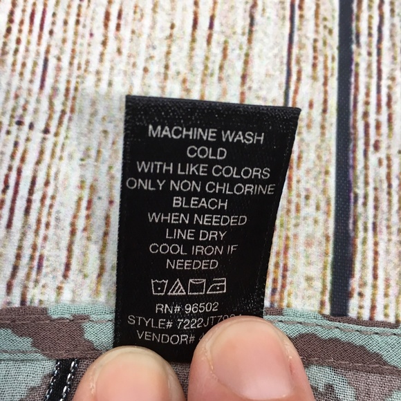 BKE Boutique Blouse Sheer V-Neck Button Front - Picture 6 of 6